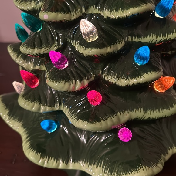 Ceramic Light up Christmas Tree - Picture 10 of 16